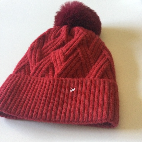 NATASHA RIB KNIT CUFFED BEANIE WITH FAUX FUR POM FLEECE LINED RED OS NWOT